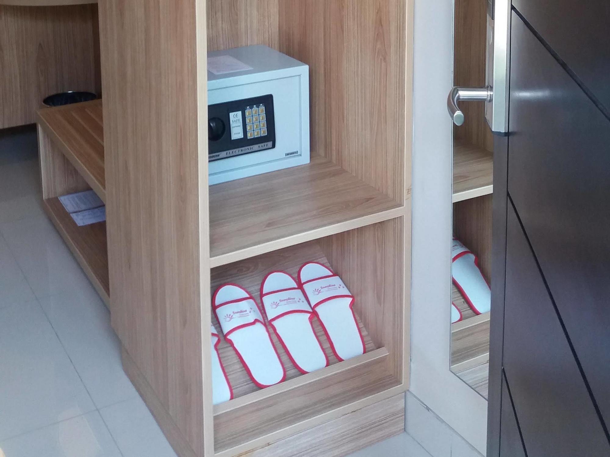 Reddoorz Syariah Near Terminal 1 Juanda Airport Hotel Surabaya Ngoại thất bức ảnh